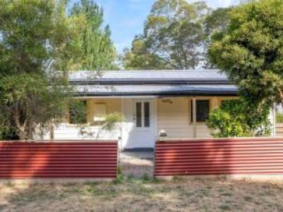 House for Rent in Ballarat, Victoria, Ref# 202052977